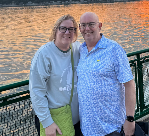 لافتة الحرم الجامعي تحمل شعار غوزاغا مع نص يقرأ: اكتشف هدفك