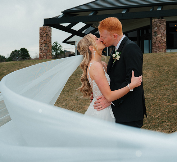 لافتة الحرم الجامعي تحمل شعار غوزاغا مع نص يقرأ: اكتشف هدفك